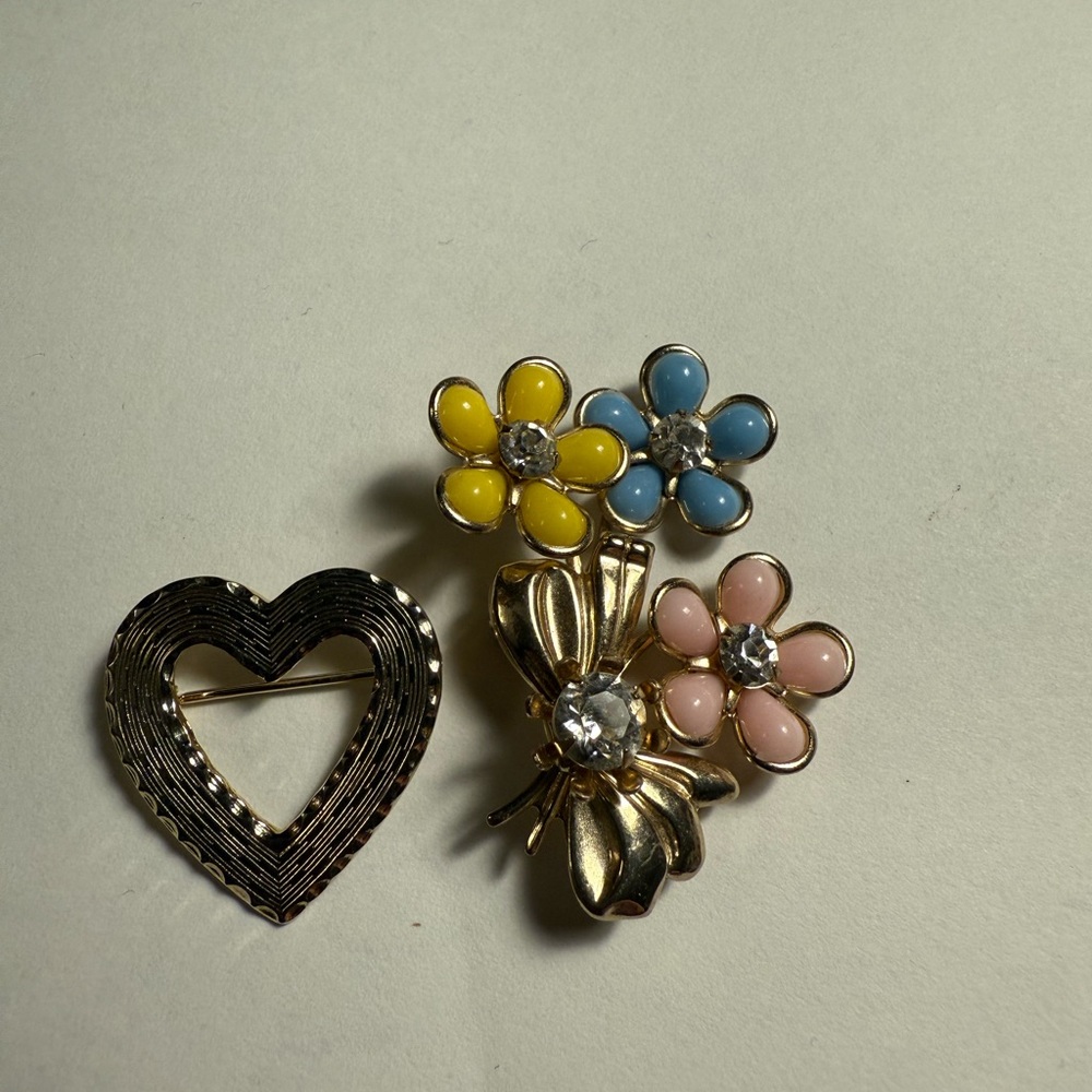 Set of 2 Vintage Heart Brooch and Flower Brooch